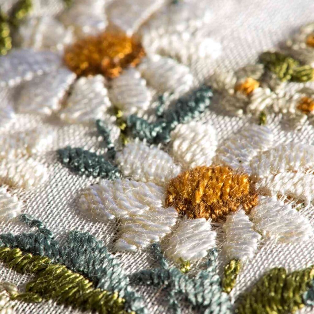 17 Beautiful Daisy Embroidery Patterns Meshthread Com